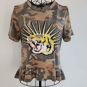 Melissa Masse Camo Tiger Applique Ruffle-Hem Tee Women Size Medium Trendy Street